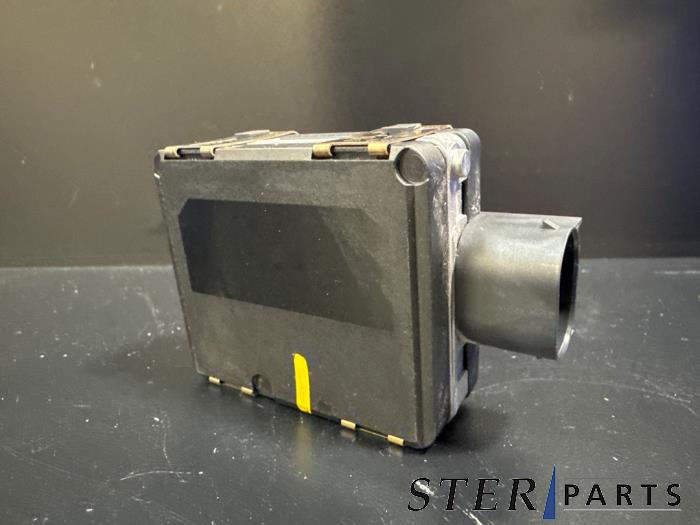 Gebruikte Radar sensor Mercedes GLB (247.6) 2.0 GLB-220d 4-Matic Prijs € 175,39 Inclusief btw aangeboden door Sterparts Mercedes specialist