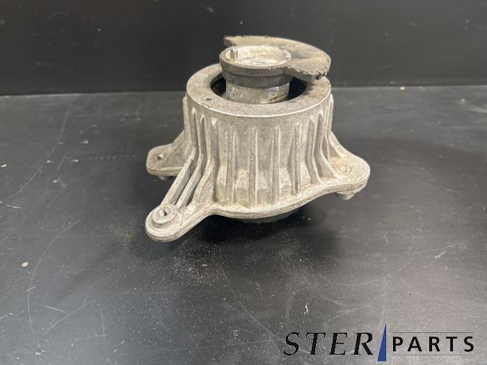 Gebruikte Motorrubber Mercedes C Estate (S205) C-350 e 2.0 16V Prijs € 14,95 Margeregeling aangeboden door Sterparts Mercedes specialist