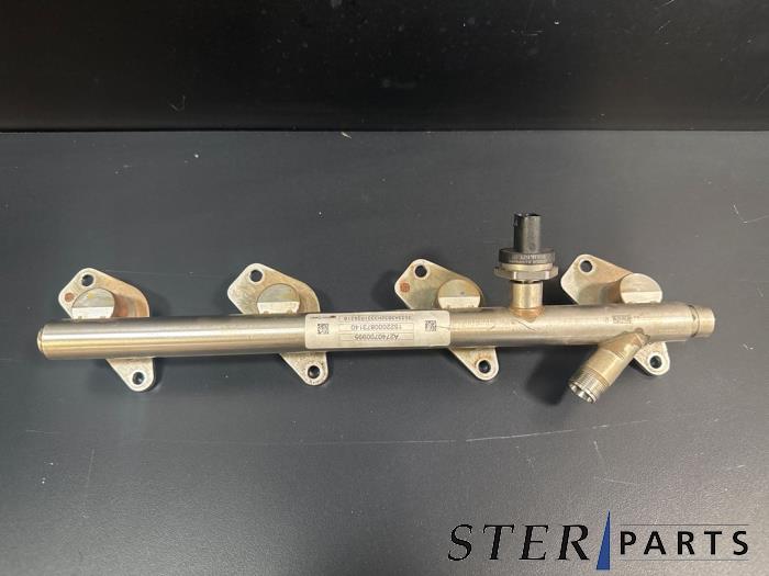 Gebruikte Brandstofverdeler Mercedes C Estate (S205) C-350 e 2.0 16V Prijs € 44,95 Margeregeling aangeboden door Sterparts Mercedes specialist