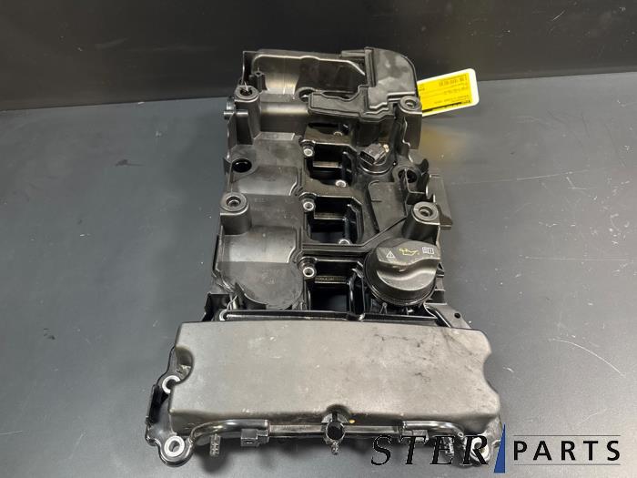 Gebruikte Kleppendeksel Mercedes E (W212) E-200 CGI 16V BlueEfficiency Prijs € 49,50 Margeregeling aangeboden door Sterparts Mercedes specialist