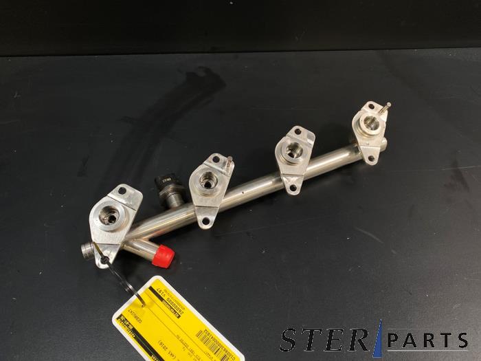 Gebruikte Brandstofverdeler Mercedes C Estate (S205) C-350 e 2.0 16V Prijs € 44,95 Margeregeling aangeboden door Sterparts Mercedes specialist