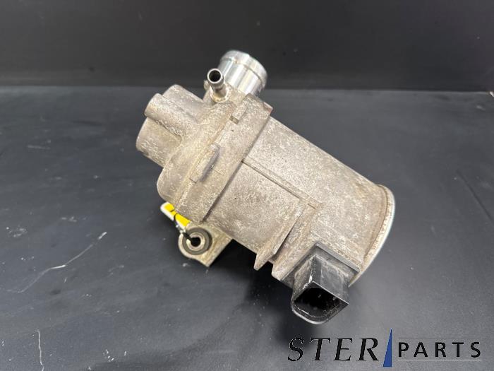 Gebruikte Waterpomp Mercedes C Estate (S205) C-350 e 2.0 16V Prijs € 94,50 Margeregeling aangeboden door Sterparts Mercedes specialist