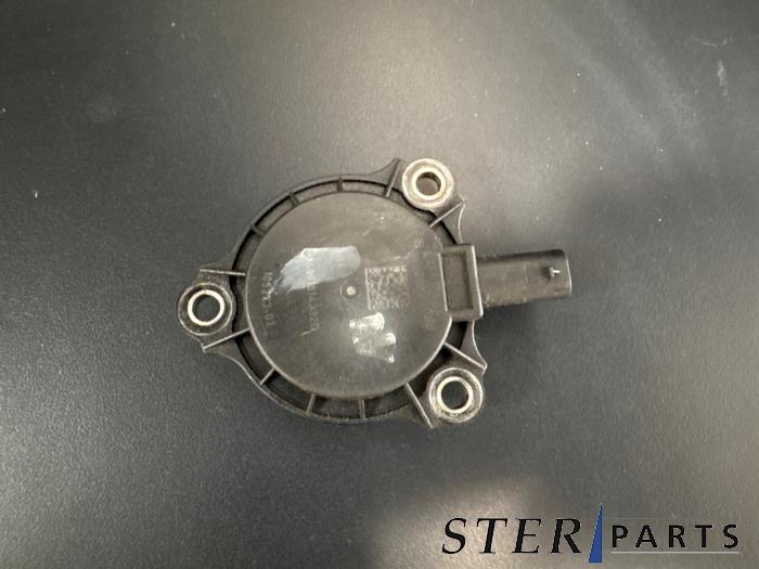 Gebruikte Nokkenas Verstelling Mercedes C Estate (S205) C-350 e 2.0 16V Prijs € 14,95 Margeregeling aangeboden door Sterparts Mercedes specialist