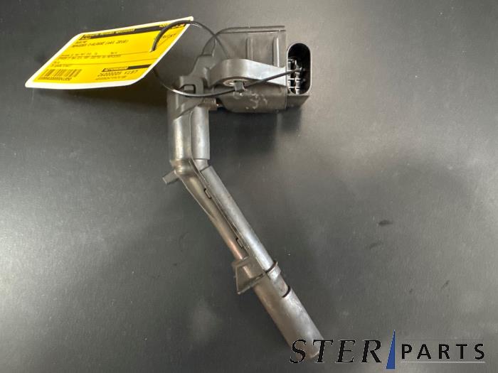 Gebruikte Bobine Mercedes C Estate (S205) C-350 e 2.0 16V Prijs € 14,95 Margeregeling aangeboden door Sterparts Mercedes specialist