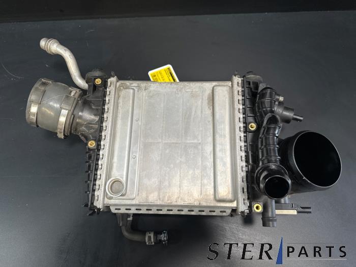 Intercooler Mercedes A (177.0), 2018 / 2026 2.0 A-35 AMG Turbo 16V 4Matic, Hatchback, Benzine, 1.991cc, 225kW (306pk), 4x4, M260920, 2018-09 / 2025-12, 177.051 (Gebruikt)