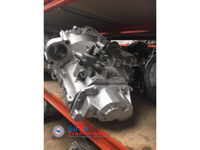Versnellingsbak van een Seat Leon (5FB) 1.2 TSI 16V 2015