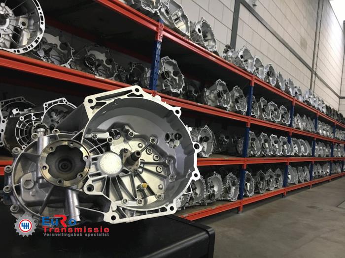 Versnellingsbak van een Volkswagen Touran (1T1/T2) 1.6 2007