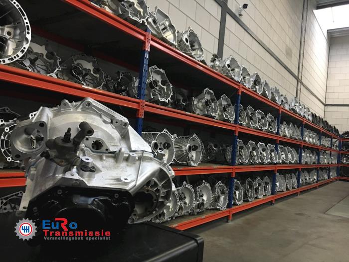 Versnellingsbak van een Volkswagen Touran (1T1/T2) 1.6 2007