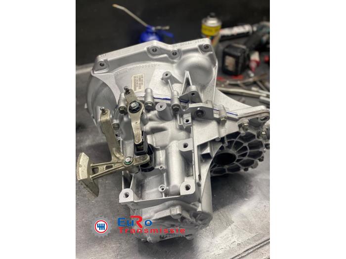 Versnellingsbak van een Ford Fiesta 7 1.1 Ti-VCT 12V 70 2019