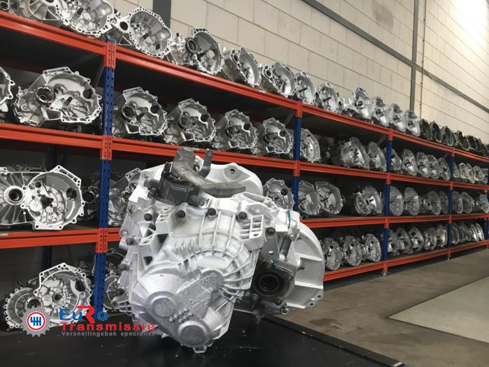 Versnellingsbak van een Vauxhall Zafira Mk.II (M75) 1.8 16V 2013