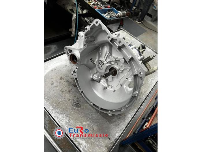 Versnellingsbak van een Ford Fiesta 7 1.1 Ti-VCT 12V 70 2019