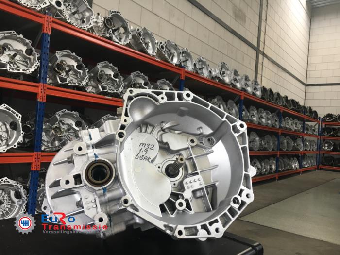 Versnellingsbak van een Vauxhall Zafira Mk.II (M75) 1.9 CDTI 2007