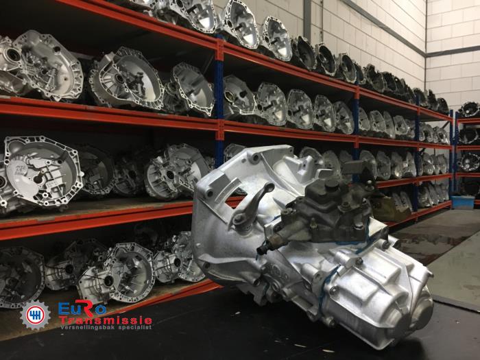 Versnellingsbak van een Fiat Punto II (188) 1.2 60 S 2008