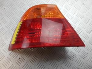 Gebruikte Achterlicht links BMW 3 serie (E46/2) 316 Ci Prijs € 20,00 Margeregeling aangeboden door Bentie's autodemontage