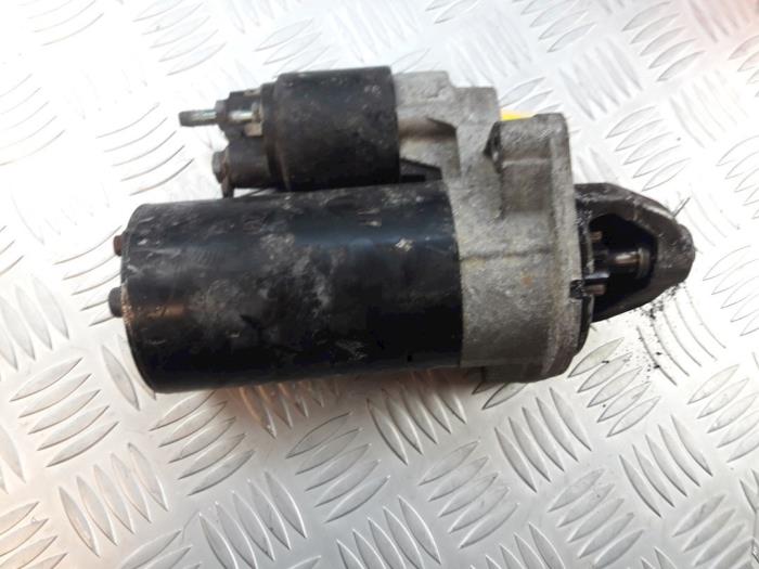 Startmotor van een BMW 3 serie (E46/4) 328i 24V 2003