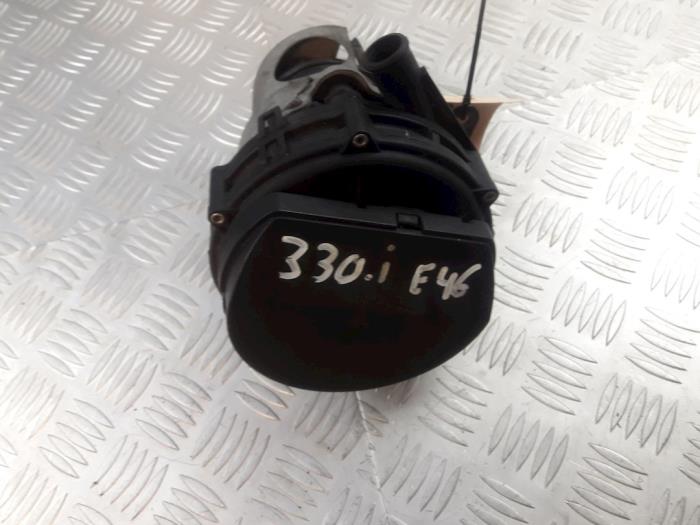 Gebruikte EGR Pomp BMW 3 serie (E46/4) 330i 24V Prijs € 50,00 Margeregeling aangeboden door Bentie's autodemontage