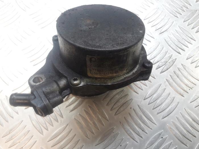 Gebruikte Vacuumpomp (Diesel) BMW 3 serie (E46/4) 320d 16V Prijs € 50,00 Margeregeling aangeboden door Bentie's autodemontage
