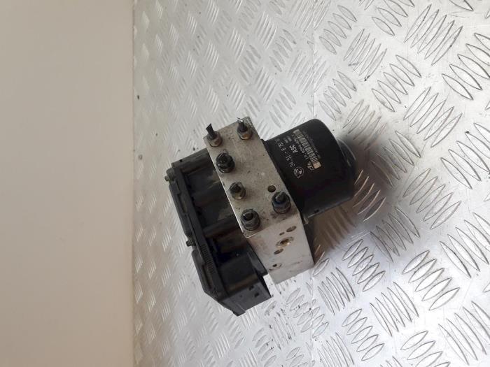 Gebruikte ABS Pomp BMW 3 serie (E46/4) 316i Prijs € 50,00 Margeregeling aangeboden door Bentie's autodemontage