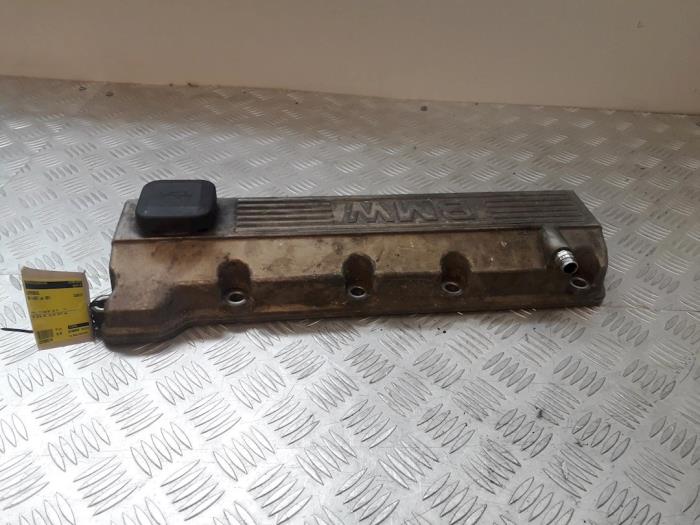 Gebruikte Kleppendeksel BMW 3 serie (E46/2) 318 Ci Prijs € 60,00 Margeregeling aangeboden door Bentie's autodemontage