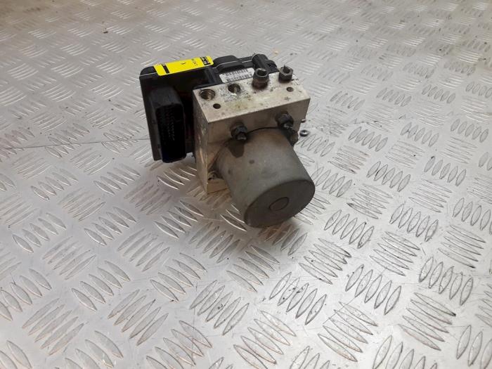 Gebruikte ABS Pomp BMW 5 serie (E60) 530d 24V Prijs € 125,00 Margeregeling aangeboden door Bentie's autodemontage