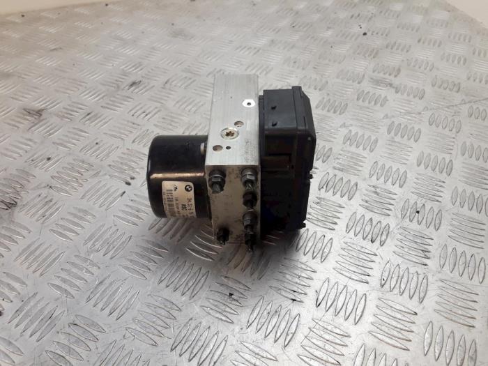 Gebruikte ABS Pomp BMW 3 serie (E46/4) 318i Prijs € 50,00 Margeregeling aangeboden door Bentie's autodemontage