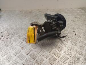 Gebruikte Servopomp BMW 5 serie (E60) 520i 24V Prijs € 100,00 Margeregeling aangeboden door Bentie's autodemontage