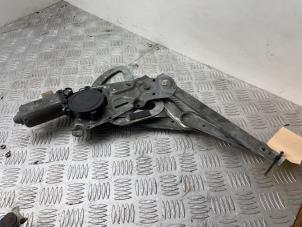 Gebruikte Ruitmechaniek 2Deurs rechts-voor BMW 3 serie Compact (E36/5) 316i Prijs € 25,00 Margeregeling aangeboden door Bentie's autodemontage