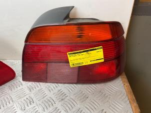 Gebruikte Achterlicht rechts BMW 5 serie (E39) 535i 32V Prijs € 15,00 Margeregeling aangeboden door Bentie's autodemontage
