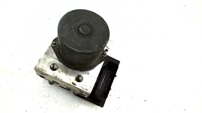 ABS Pomp van een BMW 5 serie (E60) 530d 24V 2004