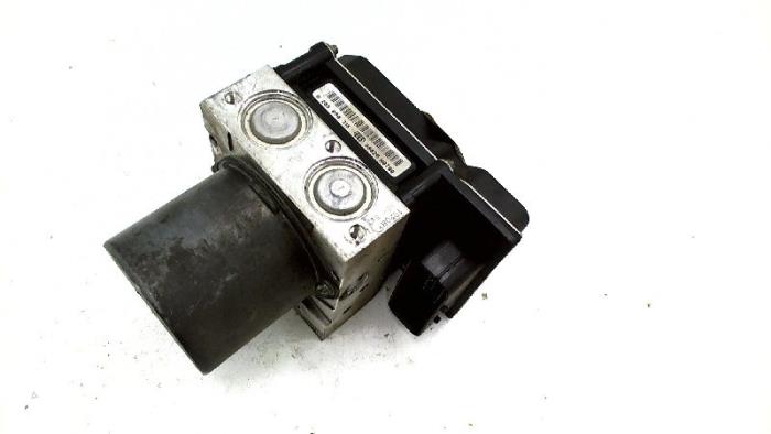 Gebruikte ABS Pomp BMW 5 serie (E60) 530d 24V Prijs € 100,00 Margeregeling aangeboden door Bentie's autodemontage