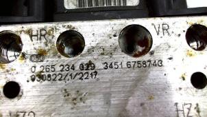 ABS Pomp van een BMW 5 serie (E60) 530d 24V 2004