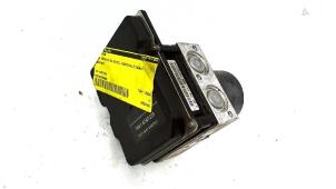 ABS Pomp van een BMW 5 serie (E60) 530d 24V 2004