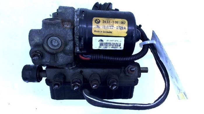 Gebruikte ABS Pomp BMW 3 serie (E36/2) 325i 24V Prijs € 75,00 Margeregeling aangeboden door Bentie's autodemontage