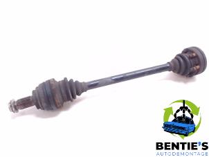 Gebruikte Aandrijfas links-achter BMW X5 (E53) 4.4 V8 32V Prijs € 40,00 Margeregeling aangeboden door Bentie's autodemontage