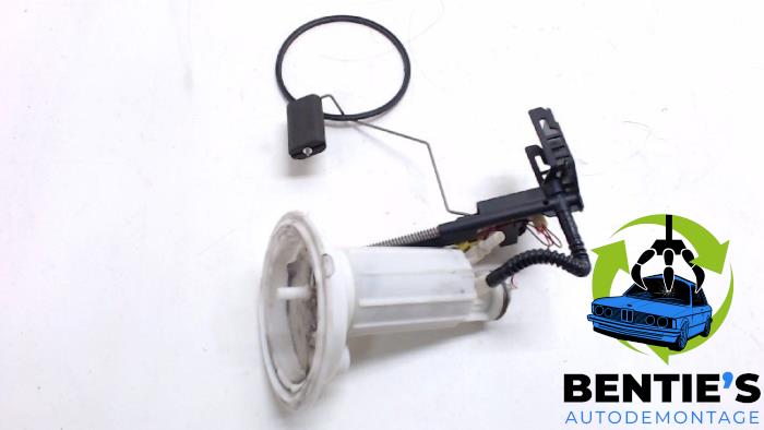 Gebruikte Tank element Pomp BMW 6 serie (E64) 650 i 4.8 V8 32V Prijs € 100,00 Margeregeling aangeboden door Bentie's autodemontage