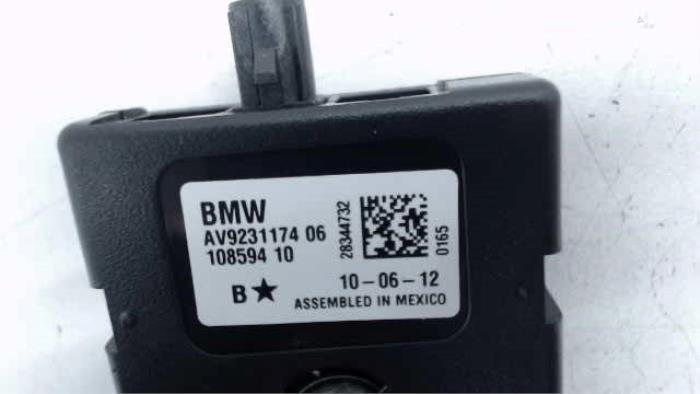 Antenne Versterker van een BMW 3 serie (F30) 320i 2.0 16V 2012