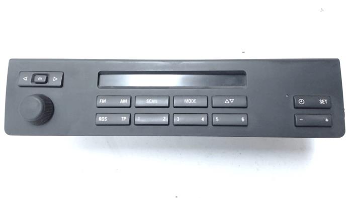Gebruikte Display Interieur BMW 5 serie Touring (E39) 528i 24V Prijs € 25,00 Margeregeling aangeboden door Bentie's autodemontage