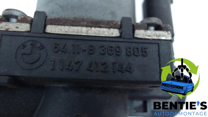Diversen van een BMW 3 serie (E46/4) 316i 2001