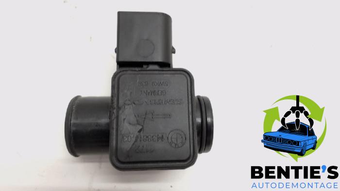 Gebruikte Luchthoeveelheidsmeter BMW 5 serie (E60) M5 V10 40V Prijs € 50,00 Margeregeling aangeboden door Bentie's autodemontage