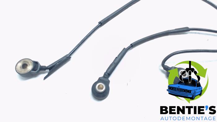 Klopsensor van een BMW 7 serie (E65/E66/E67) 760i,Li 6.0 V12 48V 2003