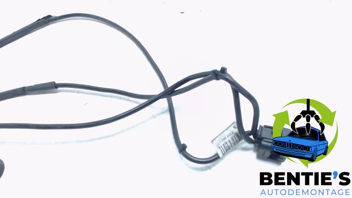 Klopsensor van een BMW 7 serie (E65/E66/E67) 760i,Li 6.0 V12 48V 2003