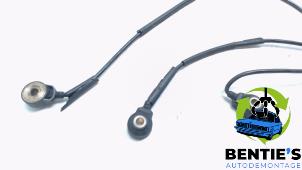 Klopsensor van een BMW 7 serie (E65/E66/E67) 760i,Li 6.0 V12 48V 2003