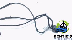 Klopsensor van een BMW 7 serie (E65/E66/E67) 760i,Li 6.0 V12 48V 2003