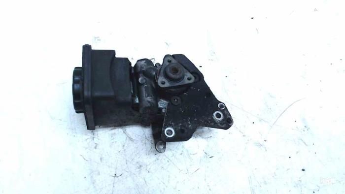 Gebruikte Pomp Servo BMW 5 serie (E60) 530d 24V Prijs € 65,00 Margeregeling aangeboden door Bentie's autodemontage