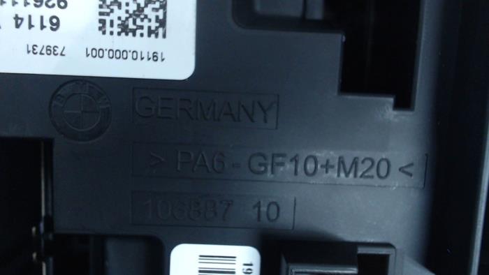 Zekeringkast van een BMW 3 serie (F30) 328d 2.0 16V 2012