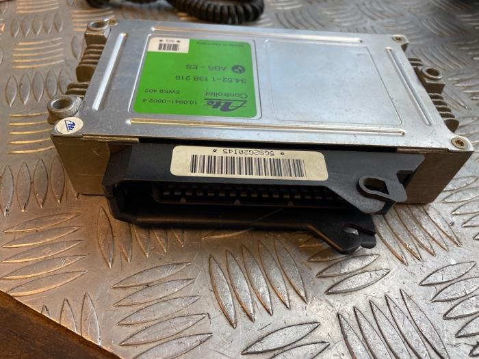 ABS Computer van een BMW 3 serie (E36/2) 325i 24V 1992