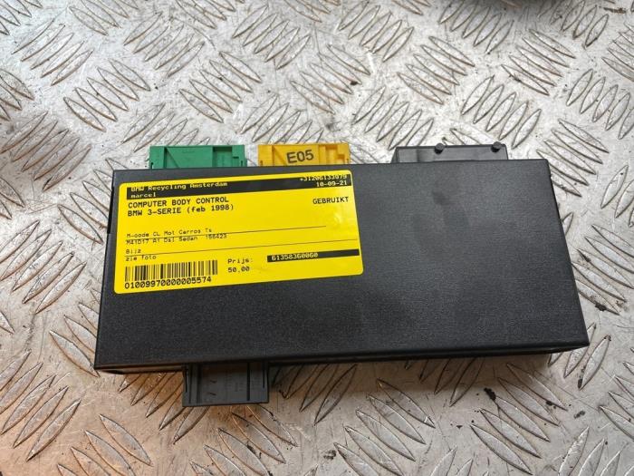Gebruikte Computer Body Control BMW 3 serie (E36/4) 318 tds Prijs € 50,00 Margeregeling aangeboden door Bentie's autodemontage