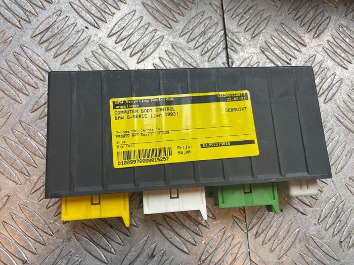 Gebruikte Bodycontrol Module BMW 5 serie (E34) 520i 24V Prijs € 50,00 Margeregeling aangeboden door Bentie's autodemontage