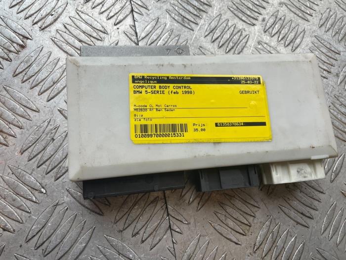 Gebruikte Module Bodycontrol BMW 5 serie (E39) 520i 24V Prijs € 35,00 Margeregeling aangeboden door Bentie's autodemontage