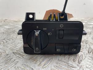 Gebruikte Schakelaar Licht BMW 3 serie (E46/2) 323 Ci 24V Prijs € 29,95 Margeregeling aangeboden door Bentie's autodemontage
